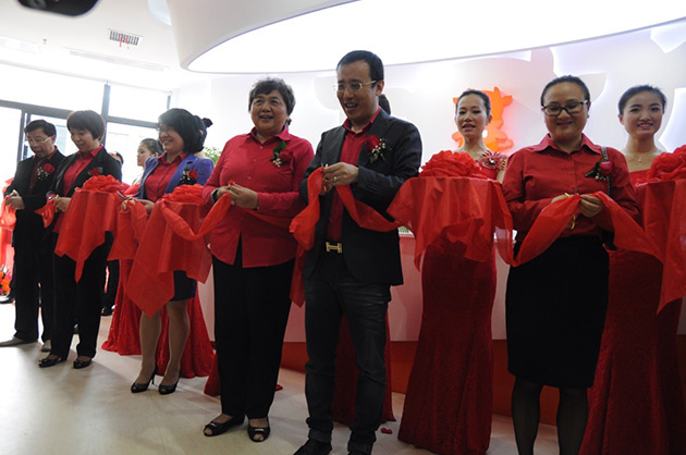 牛商網(wǎng)長沙基地喬遷剪彩