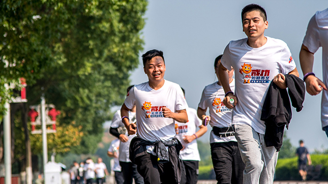 全員犇跑活動(dòng)