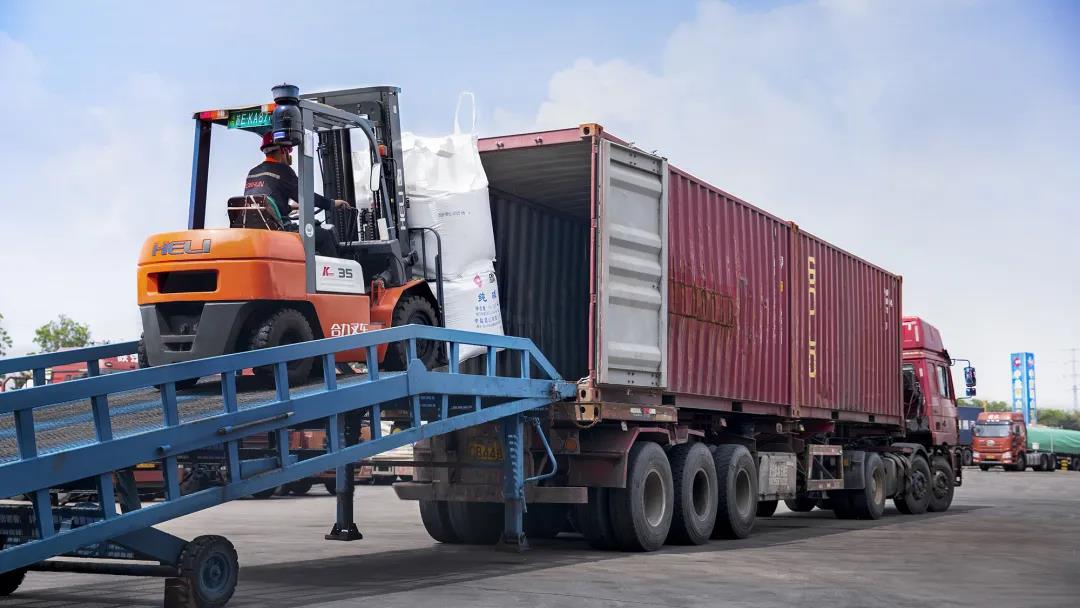 真實(shí)記錄大型央企的觸網(wǎng)之路